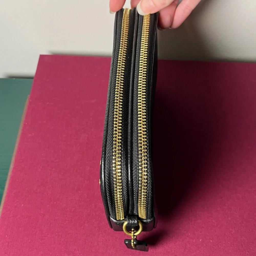 COACH Sadie Border BRDR Rivet Clutch Black Pebble Leather Crossbody *No Strap* - Picture 6 of 15